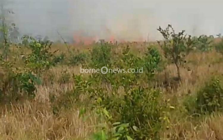 Karhutla Dekati Permukiman Warga di Kapuas Timur
