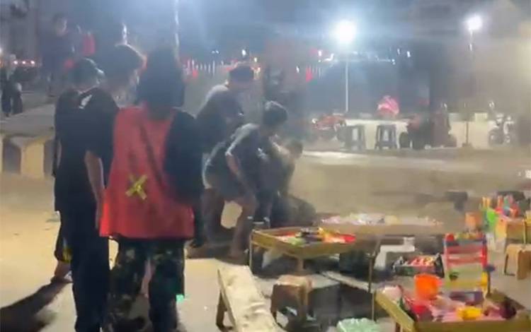 Dua Orang Dilarikan ke RS Usai Keributan Berdarah di Alun-alun Martapura