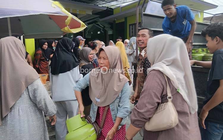 Pasar Inflasi Kobar Tanpa APBD, Warga Kumai Dapat Bahan Pokok Harga Terjangkau