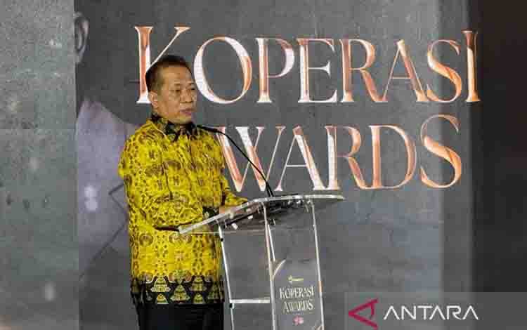Menkop Pacu Modernisasi Koperasi Demi Adaptasi Perubahan Zaman