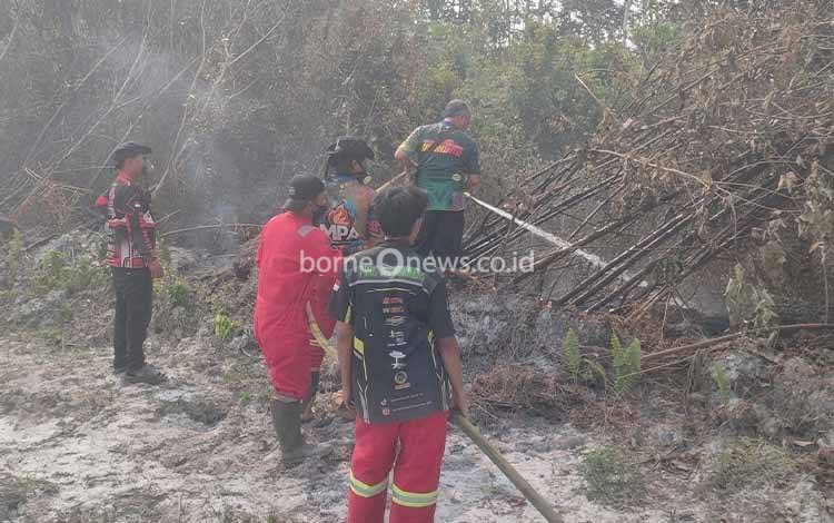 Pemadaman Karhutla di Desa Simpang Bingkuang Kabupaten Barito Timur, Jumat, 21 Agustus 2026. (FOTO: IST)