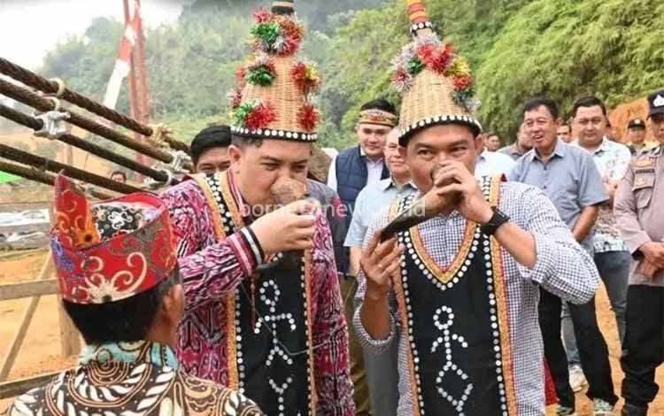 Jembatan Gantung Batu Ojung Dibuka, Akses Warga Petarikan Makin Mudah
