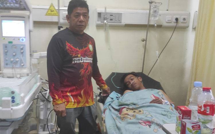 Lagi, Relawan Tumbang Hadapi Kepungan Asap Saat Padamkan Karhutla Dekat Permukiman di Sampit