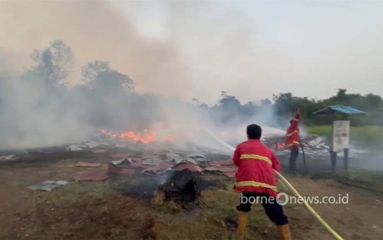Bangunan SDN 1 Bunga Mawar Kapuas Rusak Berat Usai Terbakar