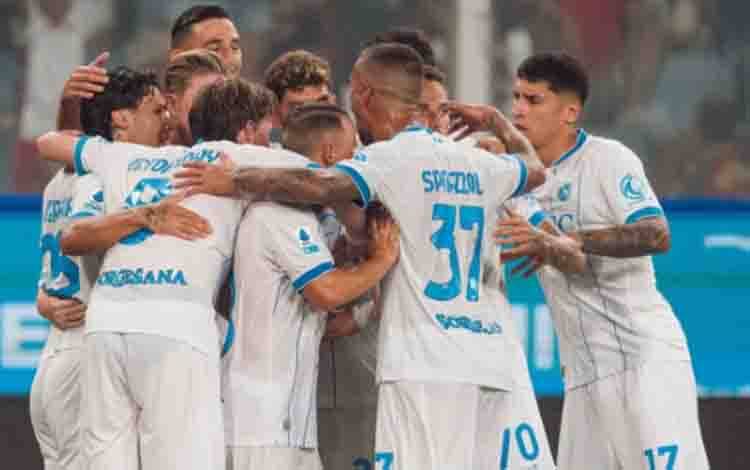 Napoli Awali Kompetisi dengan Tundukkan Genoa 2-0