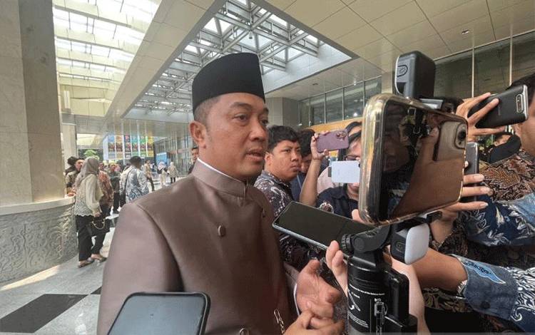 Mensesneg Bantah Haji Isam Jadi Koordinator Penanganan Karhutla