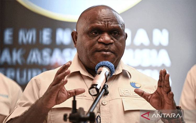 Menteri HAM Perjuangkan Hak Papua Tengah Atas Divestasi Saham Freeport