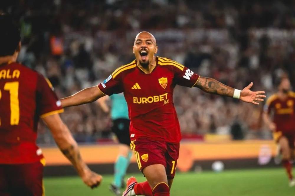 Hattrick Donyell Malen Antar Roma Hancurkan Fiorentina 4-0
