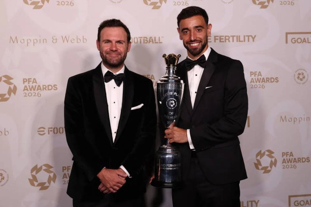 Bruno Fernandes Jadi Pemain Terbaik PFA 2025/2026, Kalahkan Haaland dan Rice