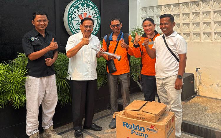 Peralatan Pemadam dari GAPKI Diharapkan Perkuat Kesiapsiagaan MPA Kameloh Baru