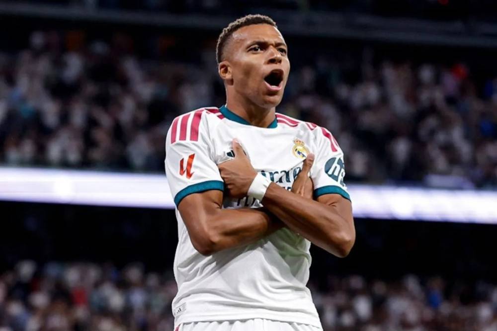 Hattrick Mbappe Antar Real Madrid Hajar Real Sociedad 4-1