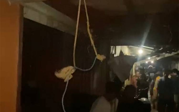 Seorang Pria Ditemukan Tewas di Teras Rumah di Telawang Banjarmasin