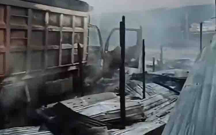 Truk dan Kandang Ayam di Pelaihari Hangus Terbakar
