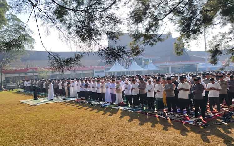 Gubernur Kalteng Sholat Istisqo di Kobar, Ikhtiar Lahir dan Batin Atasi Karhutla