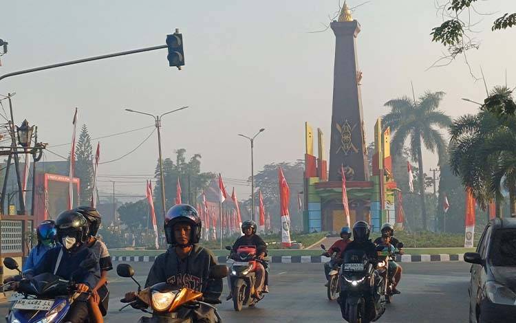Suasana bundaran titik nol Sampit atau bundaran Polres, Jumat, 28 Agustus 2026. (FOTO: DEWIP)