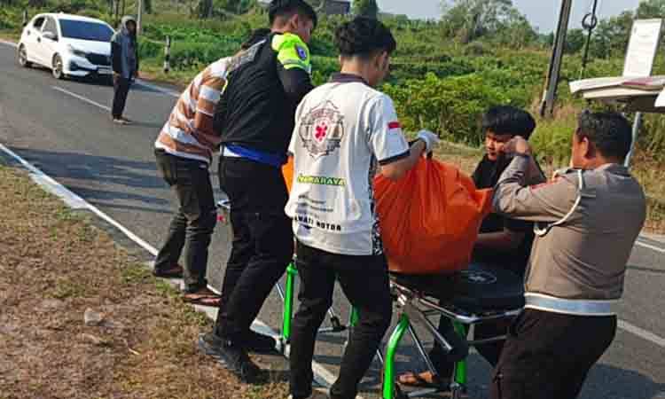 Pengendara N-Max Tewas Menabrak Pembatas Beton Jalan Adonis Samad