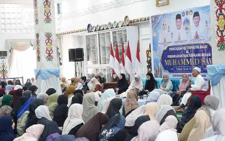 Tausiyah Maulid Nabi, Tajuddin Noor Ajak Muslimah Tetap Berbuat Baik