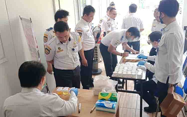 BNNP Kalteng Lakukan Tes Urine 42 Pegawai KSOP Rangga Ilung, Ini Hasilnya