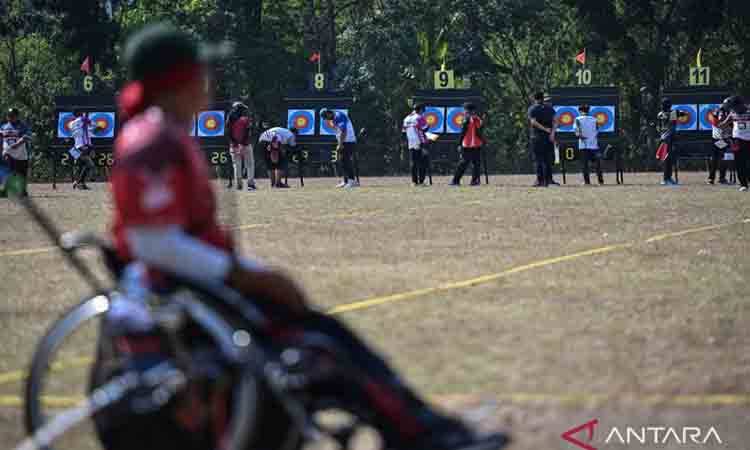 Ivan Gunawan Rancang Seragam Defile Indonesia pada Asian Para Games