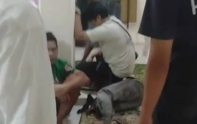 Diduga Curi Kotak Amal Musala, Seorang Pria Diamankan Warga di Banjarmasin