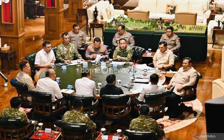 Prabowo Panggil Panglima TNI dan Kapolri, Minta Laporan Karhutla Kalimantan-Sumatra