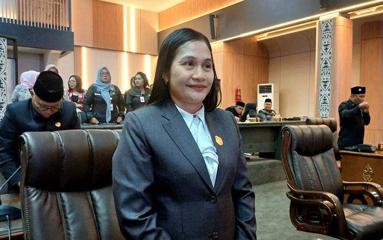 Anggota DPRD Barut Apresiasi Korpri Bagikan 2.000 Masker di Tengah Kabut Asap
