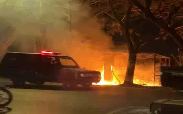 Sebuah Warung di Lingkar Dalam Selatan Banjarmasin Terbakar