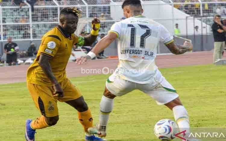 Bernardo Tavares Soroti Faktor Angin di Laga Persebaya vs Bhayangkara