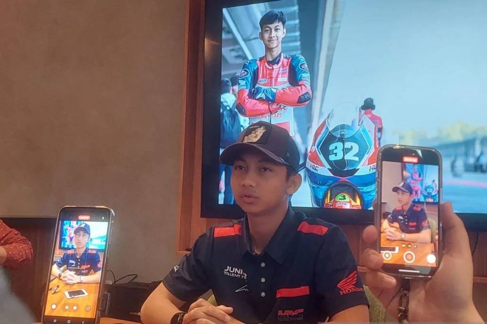 Kiandra Ramadhipa Finis Keenam Moto3 Junior Valencia, Bertahan di Lima Besar Klasemen
