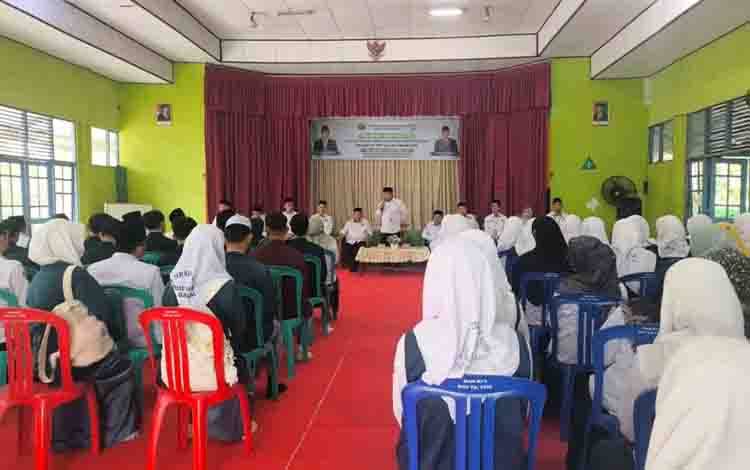Ratusan Siswa Ikuti Olimpiade Madrasah Indonesia 2026 di Kapuas