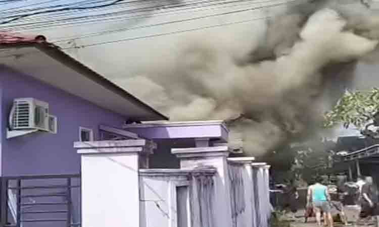 Barak 4 Pintu Terbakar di Kawasan Padat Penduduk Teluk Dalam Banjarmasin