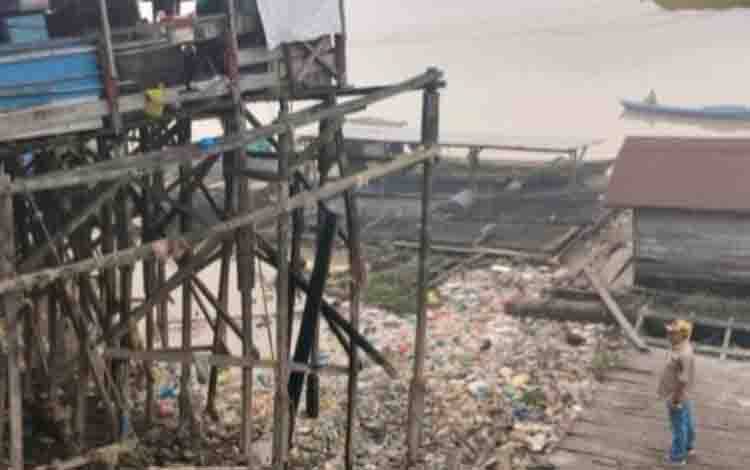 Pemkab Seruyan Cek Kerusakan Bangunan Pasar Saik Pembuang Hulu