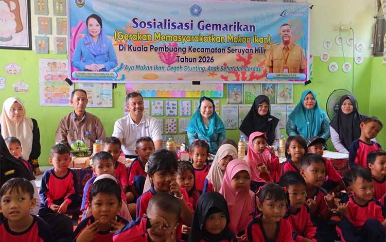 GEMARIKAN di Seruyan, Ketua TP PKK Ajak Anak Gemar Makan Ikan Sejak Dini