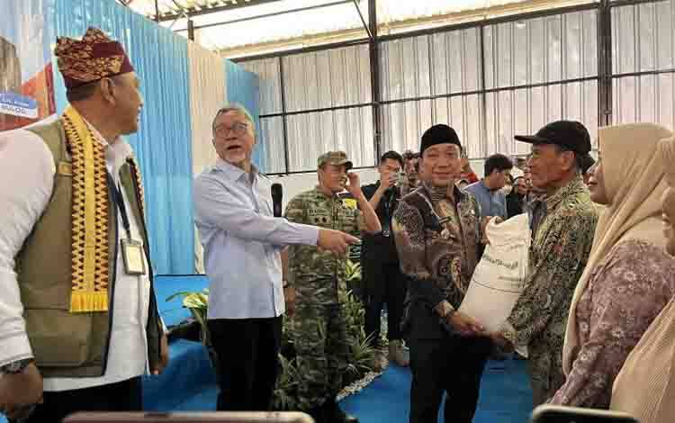 Menko Zulkifli: Pemerintah Terus Memperkuat Penyaluran Bantuan Pangan