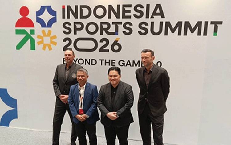 Konferensi pers perjanjian kerjasama Persatuan Sepak Bola Seluruh Indonesia (PSSI) bersama dengan Ajax Asmterdam di Indonesia Sports Summit 2026 di Jakarta International Convention Center, Jakarta, Sabtu (12/9/2026). ANTARA/FAJAR SATRIYO