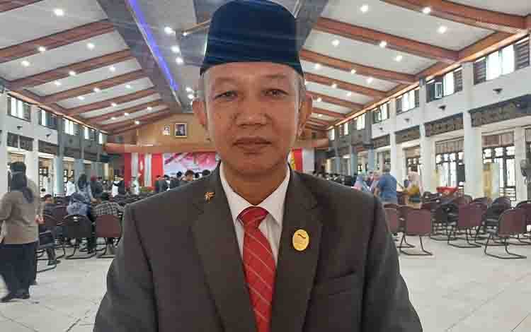 Agus Tripurna Tangkasiang Emban Tugas Baru sebagai Sekretaris DPRD Kotim