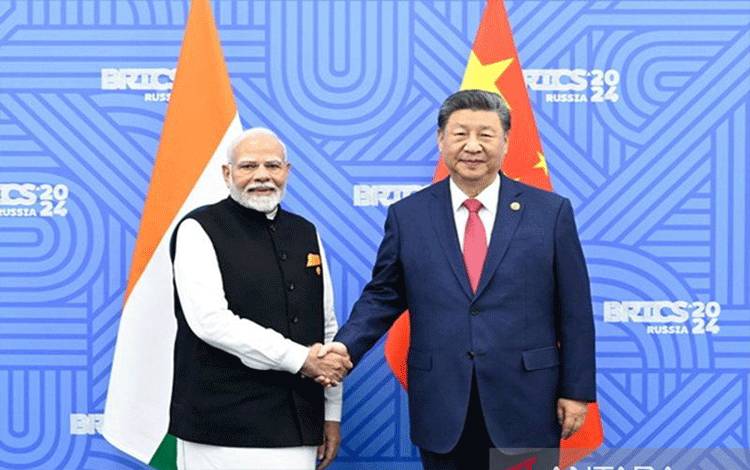 Photo file: Presiden China Xi Jinping dan Perdana Menteri India Narendra Modi. (ANTARA/HO-Kementerian Luar Negeri China)