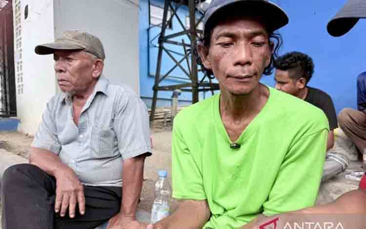 Keluarga Menanti Ayah, Anak dan Kakak Korban Kecelakaan Kapal Virgo