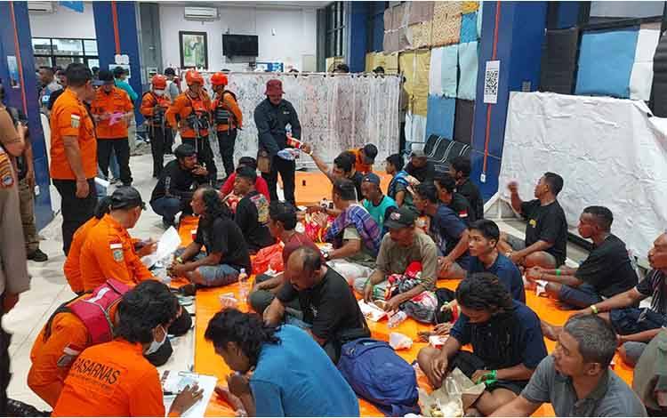 KM Virgo Transport 8 Hadapi Cuaca Buruk Sebelum Miring, Perjalanan Evakuasi Makan Waktu 6 Jam