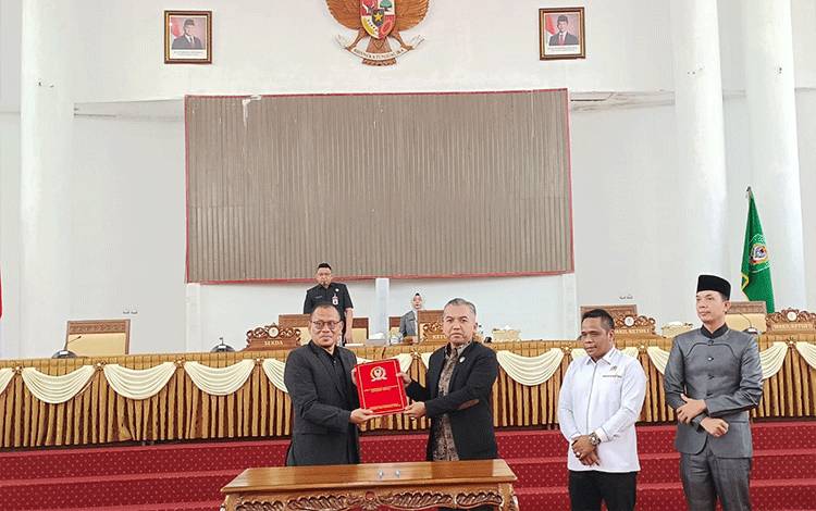Plh Sekda Seruyan Hadiri Penandatanganan Nota Kesepakatan KUA-PPAS Perubahan APBD 2026