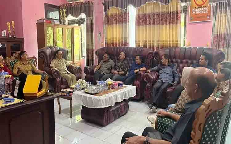 Disdukcapil Seruyan Terima Kunjungan Komisi III DPRD Kotim