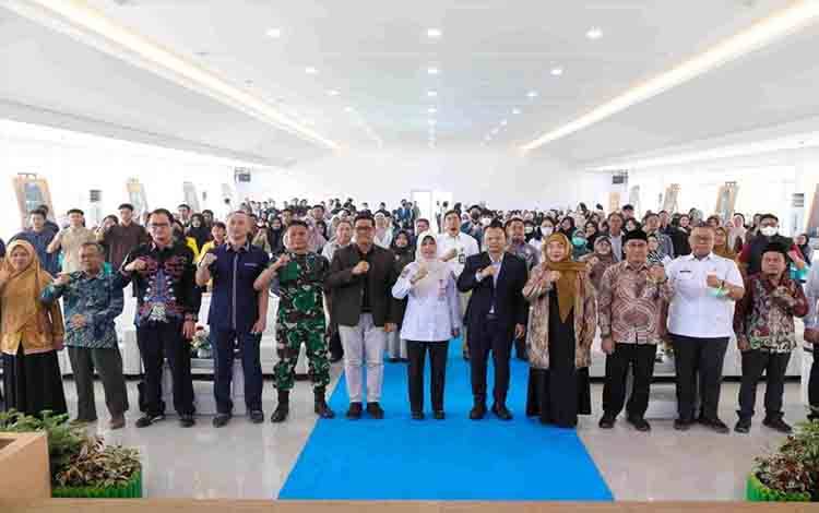 Lisda Arriyana Minta Mahasiswa Melihat Indonesia dan Dunia secara Kritis