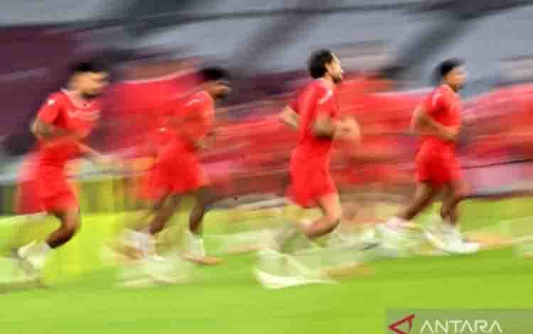 ARSIP - Latihan Timnas Indonesia jelang melawan Vietnam. Sejumlah pesepak bola Timnas Indonesia mengikuti sesi latihan di Stadion GBK, Jakarta, Minggu (2/8/2026). Latihan Timnas Indonesia untuk persiapan laga ketiga Grup A Piala AFF 2026 melawan Vietnam di Stadion Pakansari pada Senin (3/8/2026). ANTARA FOTO/Fakhri Hermansyah/sgd