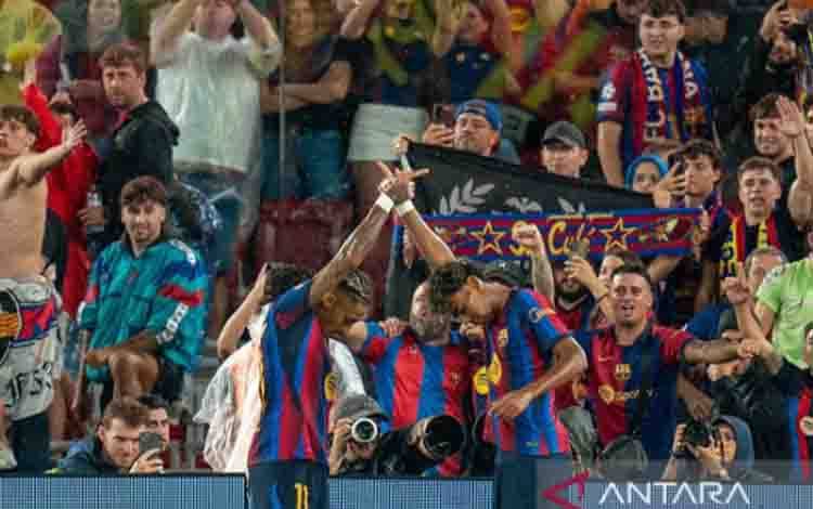Raphinha Hattrick saat Barcelona Hancurkan Racing Santander 7-2