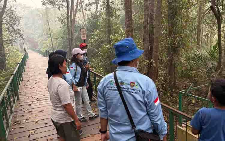 Pantau Dampak Karhutla, Dishut Kalteng Tinjau Kawasan dan Satwa di Hutan Kota Nyaru Menteng