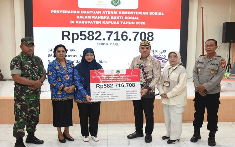 Kemensos Salurkan Bantuan ATENSI Rp582,7 Juta di Kapuas, sasar 137 Warga Rentan dan Layanan Medis