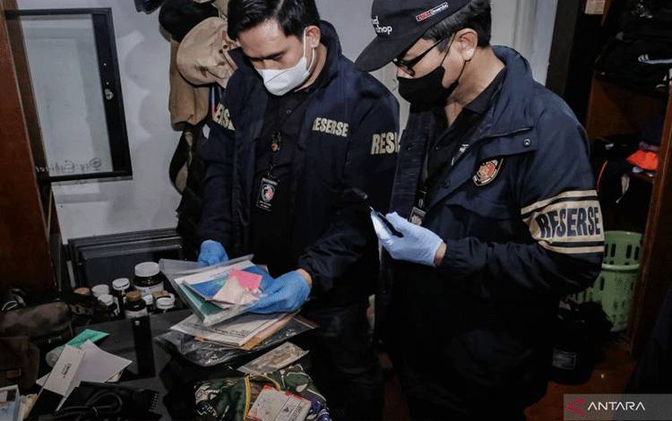 Polisi Geledah Sembilan Lokasi Usut Korupsi Proyek Alat Konstruksi