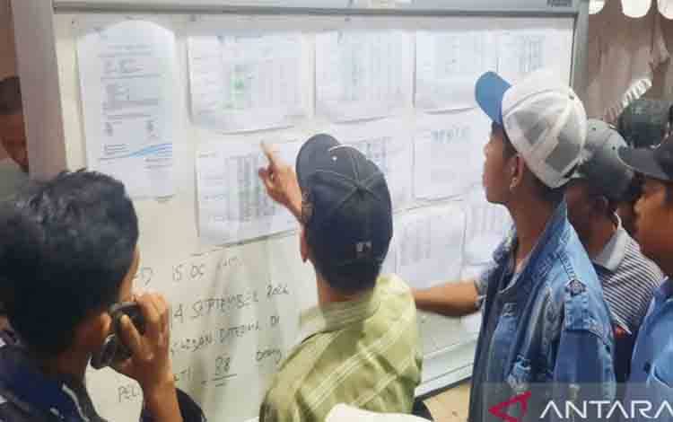 Keluarga Berdoa Harapkan Keajaiban Selamatnya Korban Kapal Virgo