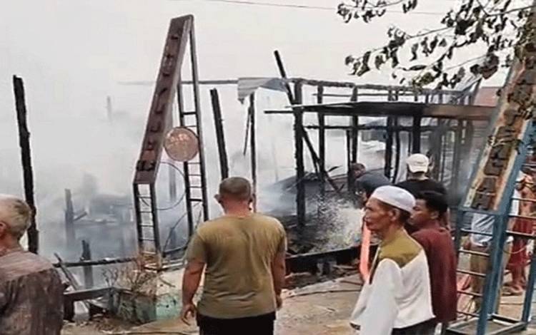 Empat Rumah dan Satu Gudang Terbakar di Bajayau Tengah HSS