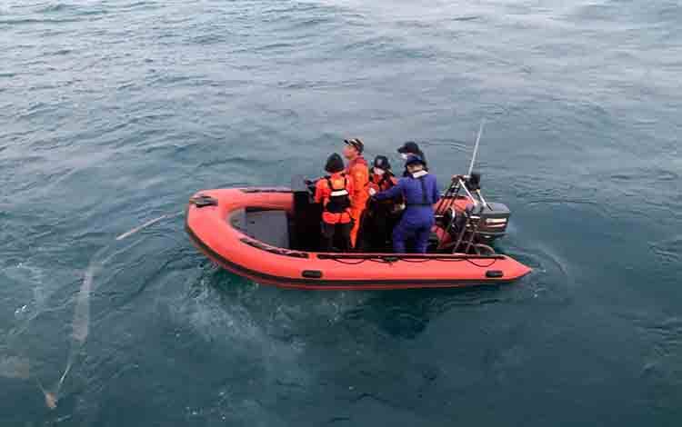 Tim Salvage Survei Bangkai KM Virgo Menggunakan ROV